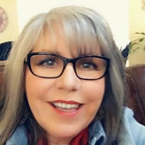 Meet your Posher, Vikki